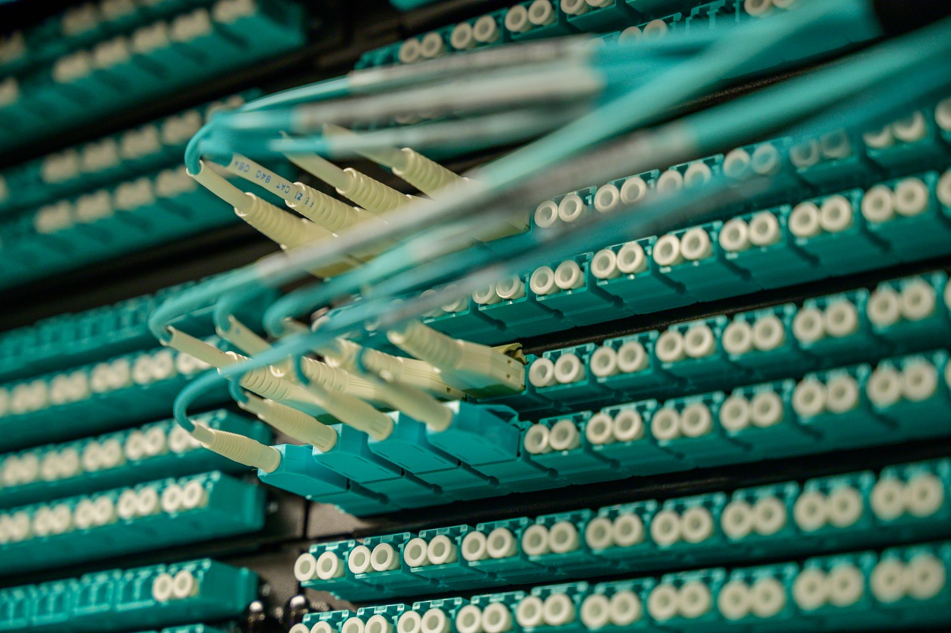 Pre-terminated Fiber Trunk Cables Boost Data Center Efficiency